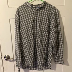 It’s a gray n white, mens size large,casual button down,great for any occasion.